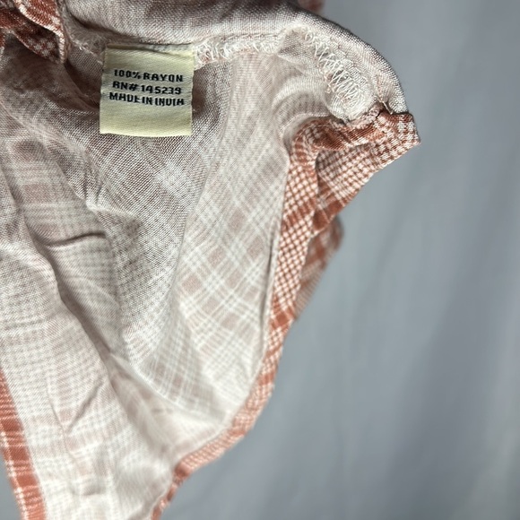 SIM & SAM SLEEVELESS PLAID BUTTON DOWN BLOUSE (M) - Picture 8 of 8